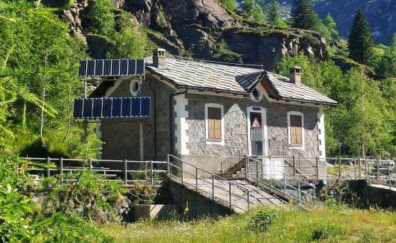 Il Rifugio Noaschetta (Foto di Agostino Bettinsoli)