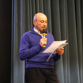 Conferenza sulla scomparsa dei ghiacciai. Rivarolo, 16/03/2024. Il presidente della sezione CAI di Rivarolo, Stefano Merlo.