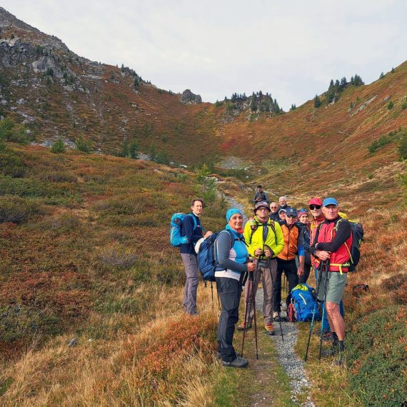 Salita verso il Colle della Garda. Gita sociale Monte Rena-Monte Taf, 14/09/2025 (Foto di Stefania Ceretto G.)