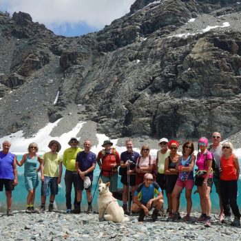 Foto di gruppo al Gran Lago di Tzére, Val d’Ayas, 29/06/2025 (Foto di Domenica Querio)