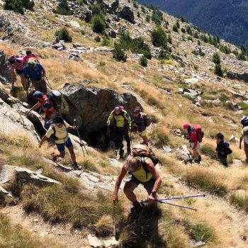 Gli ultimi sforzi prima della vetta del monte Barbeston, 2482 m. (Foto di Primo Nora)