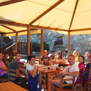 Covarey (Champdepraz). Conclusione della gita sociale CAI Cuorgnè al M. Barbeston. 31 agosto 2025. (Foto di Andrea Miola)