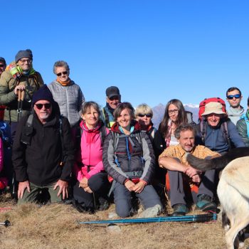 Foto di gruppo sulla cima. Gita sociale al Monte Gregorio, Valchiusella, 9/11/2025 (Foto di Andrea Miola)