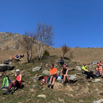 In ordine molto sparso. Gita sul Monte Calvo, Pasquetta 6 aprile 2026. (Foto di Ennio Gaddò).